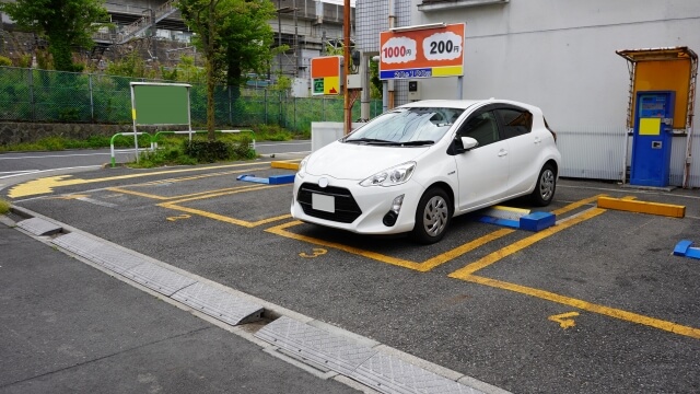 解体後の土地を駐車場に！メリットや費用２